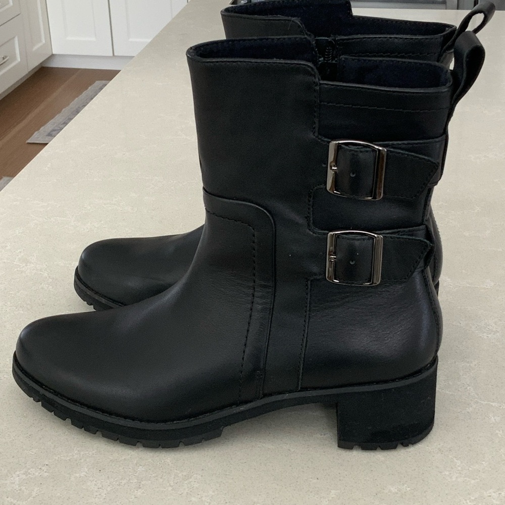 Munro Black Leather Buckle Boots